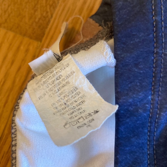 W's Sports bra - Picture 5 of 6